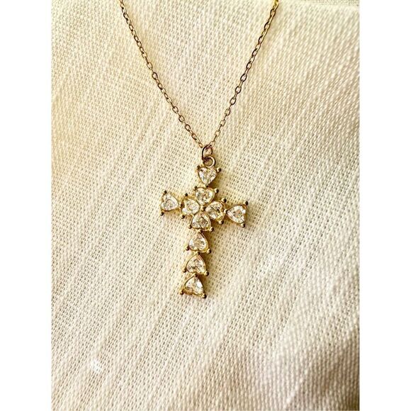 Sparkly cubic zirconia cross necklace - Picture 1 of 2